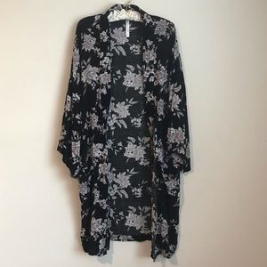 Black Floral Kimono